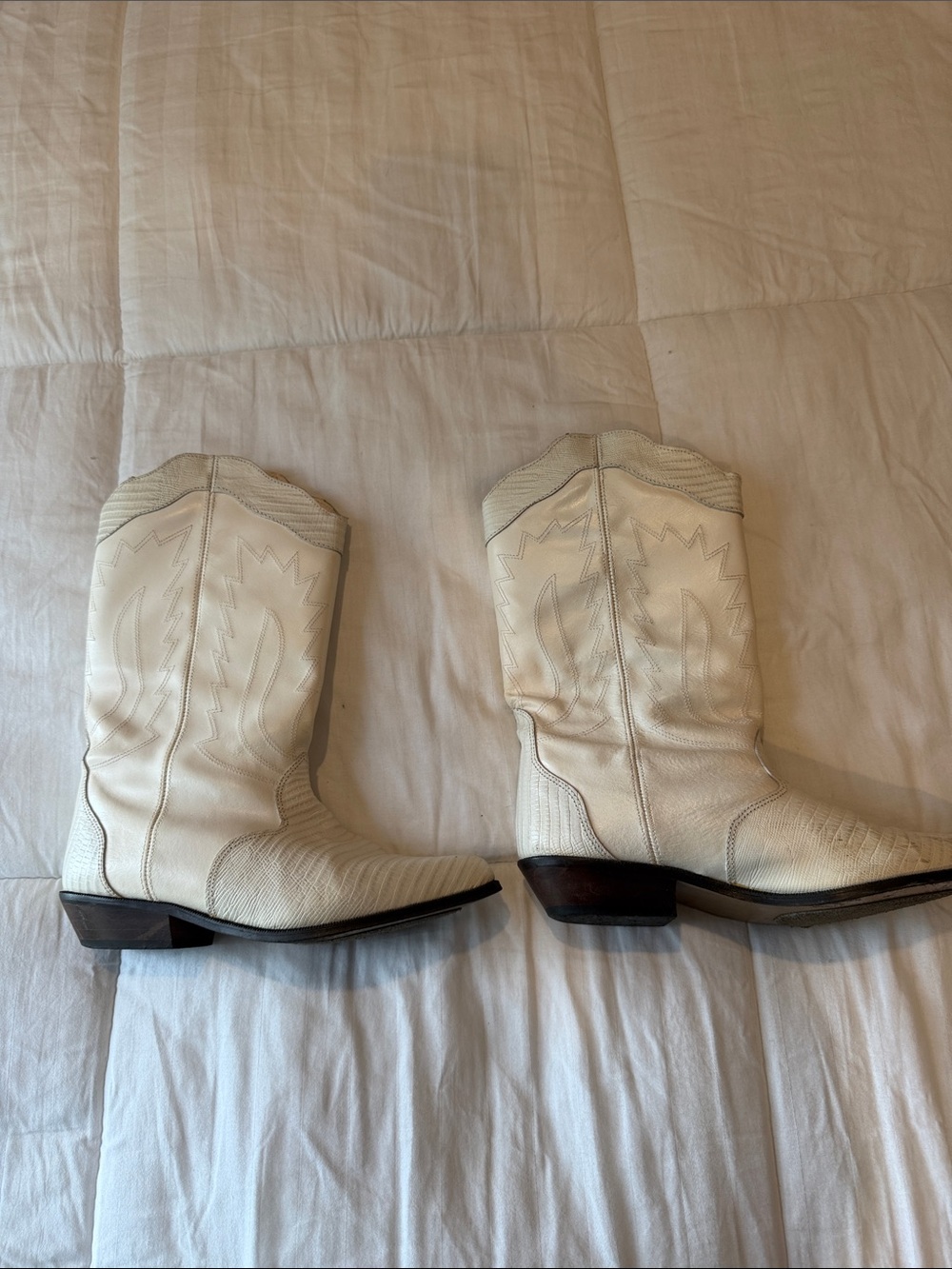 Vintage flings Women's White Pointed Toe Western Boots, 6